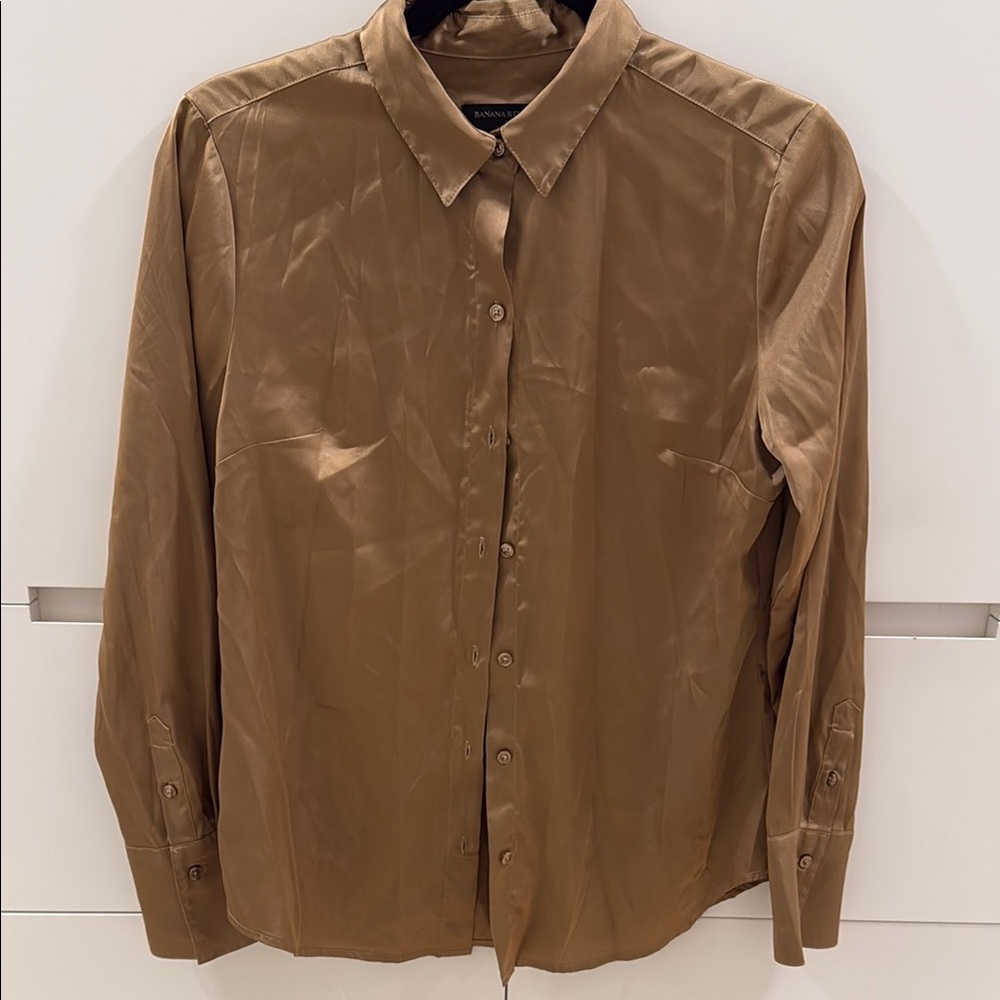 Banana Republic women’s Tan Shirt